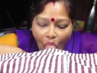 Desi aunty giving blowjob and deepthroat drank cum