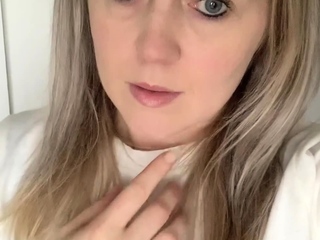 Blonde solo jerking off