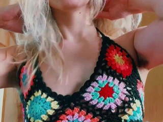 Amateur blonde babe masturbates on cam