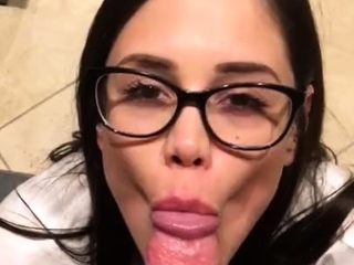 POVdreams COM - LITTLECAPRICE Ich bin eine Lutschsklavin