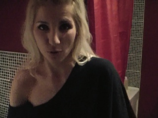 Horny blonde babe gets her pussy licked in the car and ends up in passionate sex in bed